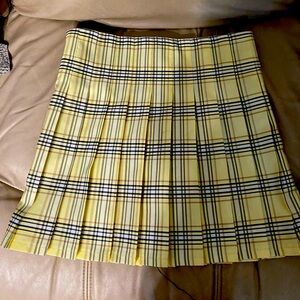 Yellow plaid skirt!